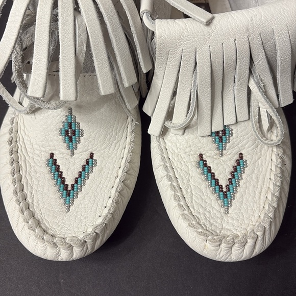 Free People x Manitobah Mukluks Paddle Moccasin - Picture 3 of 9